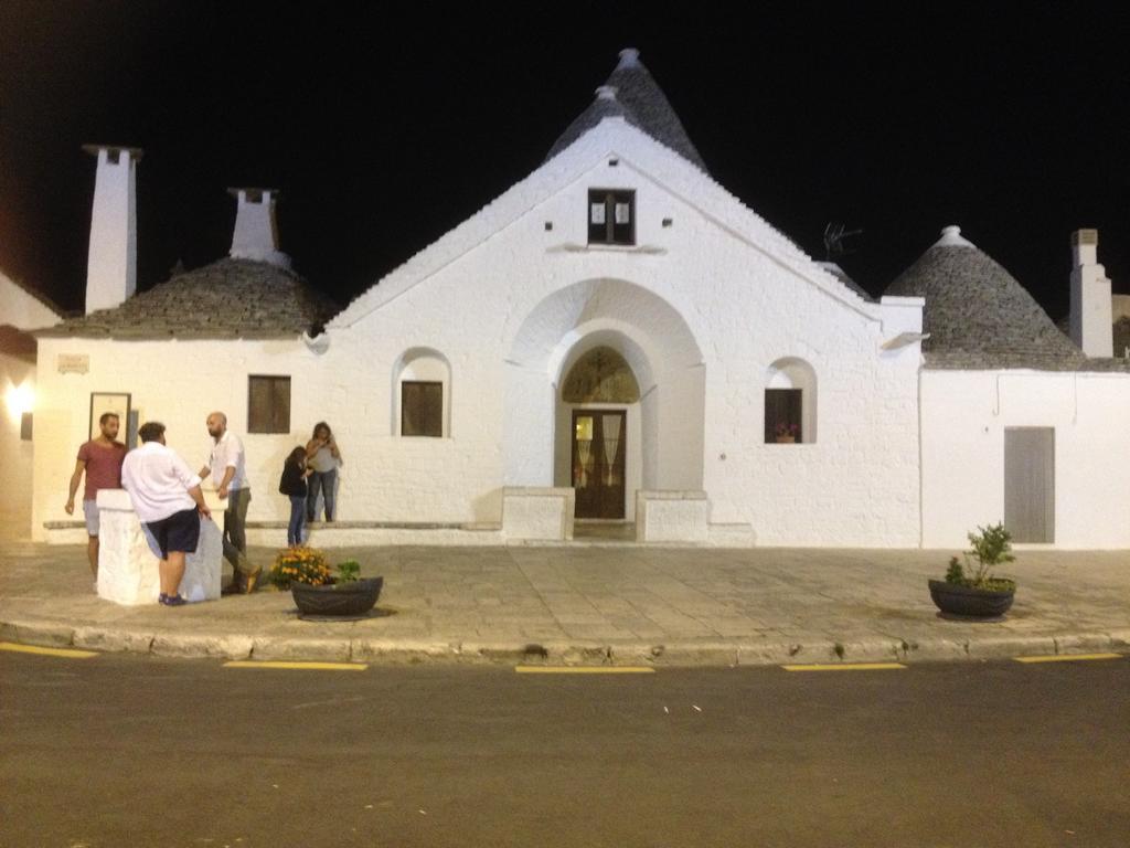 Casa Delle Rondini Bed and Breakfast Alberobello Exteriör bild